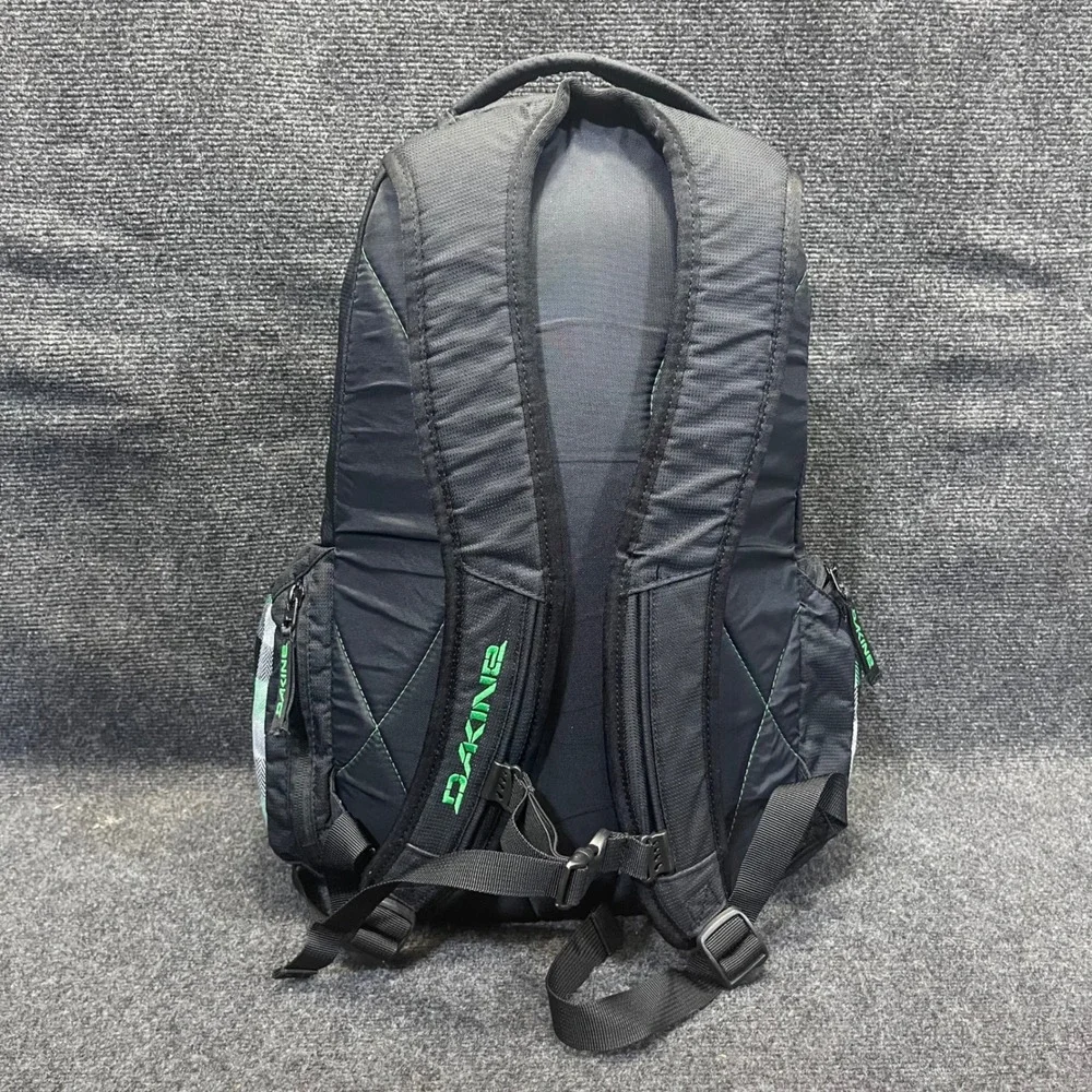 Dakine 8120-070-10 Fairway Plaid Varial Pack Skate Backpack w/ Skateboard Straps